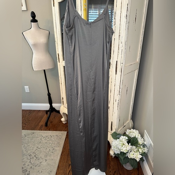 NWT - Forever 21 Dress - Picture 4 of 6